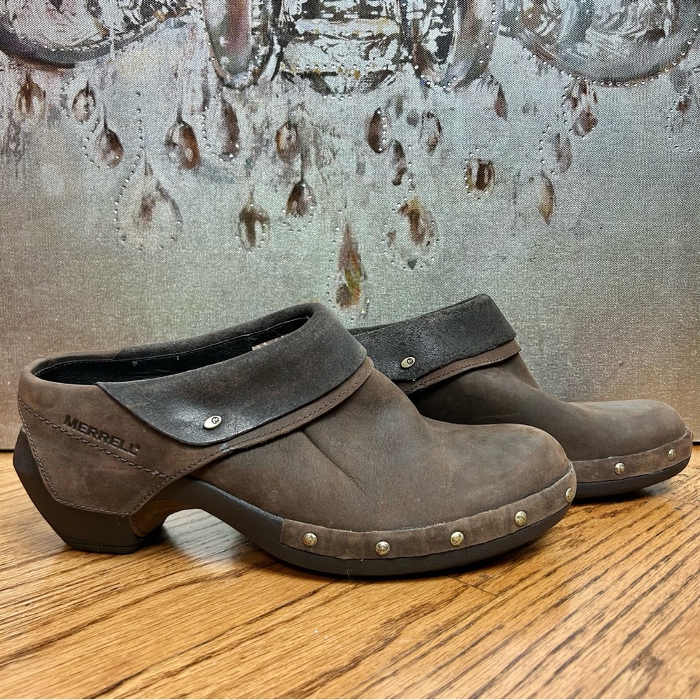 Merrell Women's Brown Leather Clog - Comfortable Slip-On Shoe